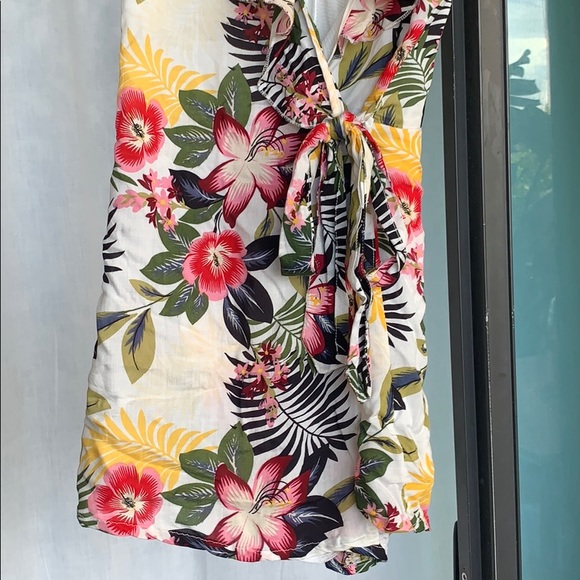 Gorgeous tropical dress/romper - Picture 3 of 6